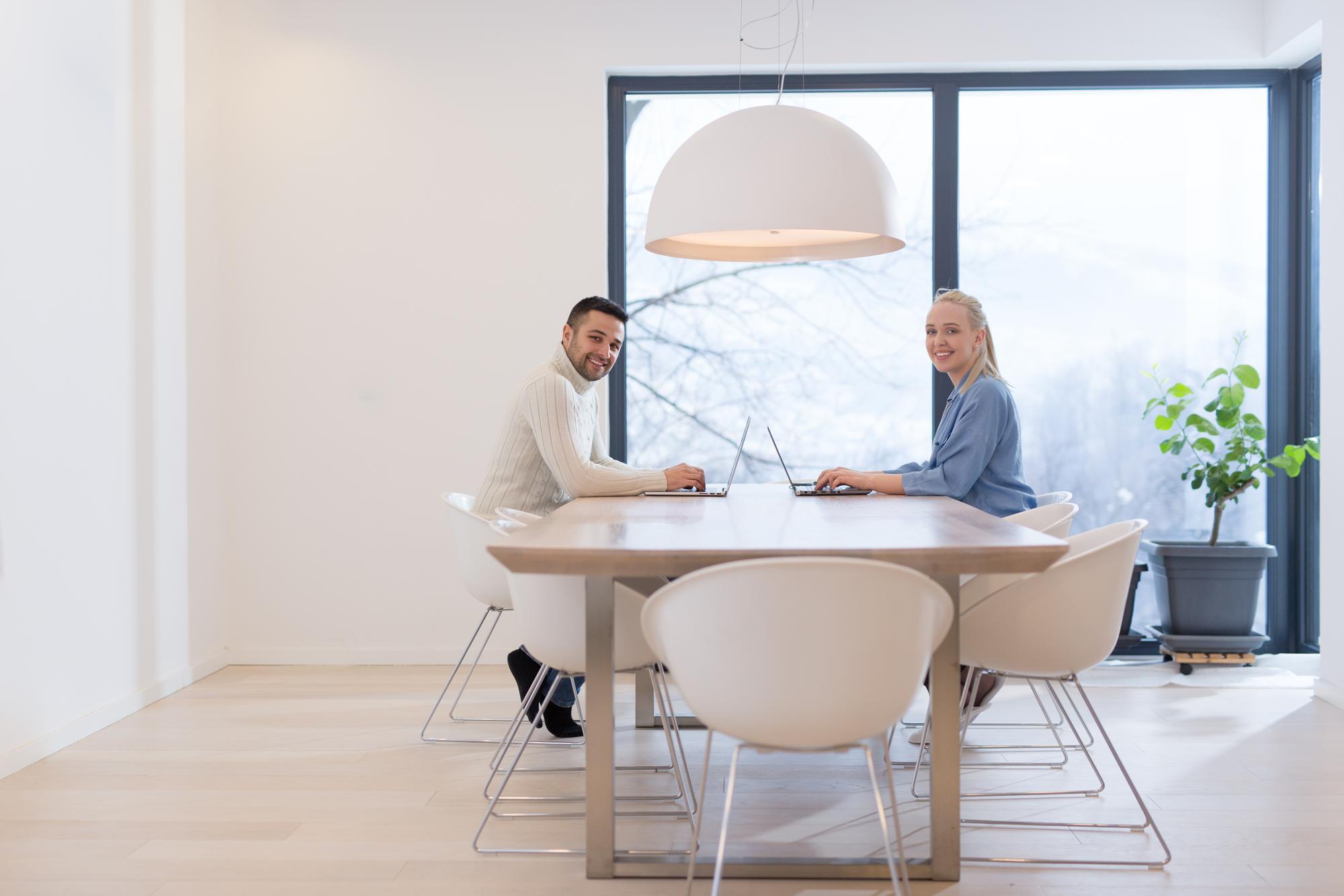 Interior birou consultanță imobiliară